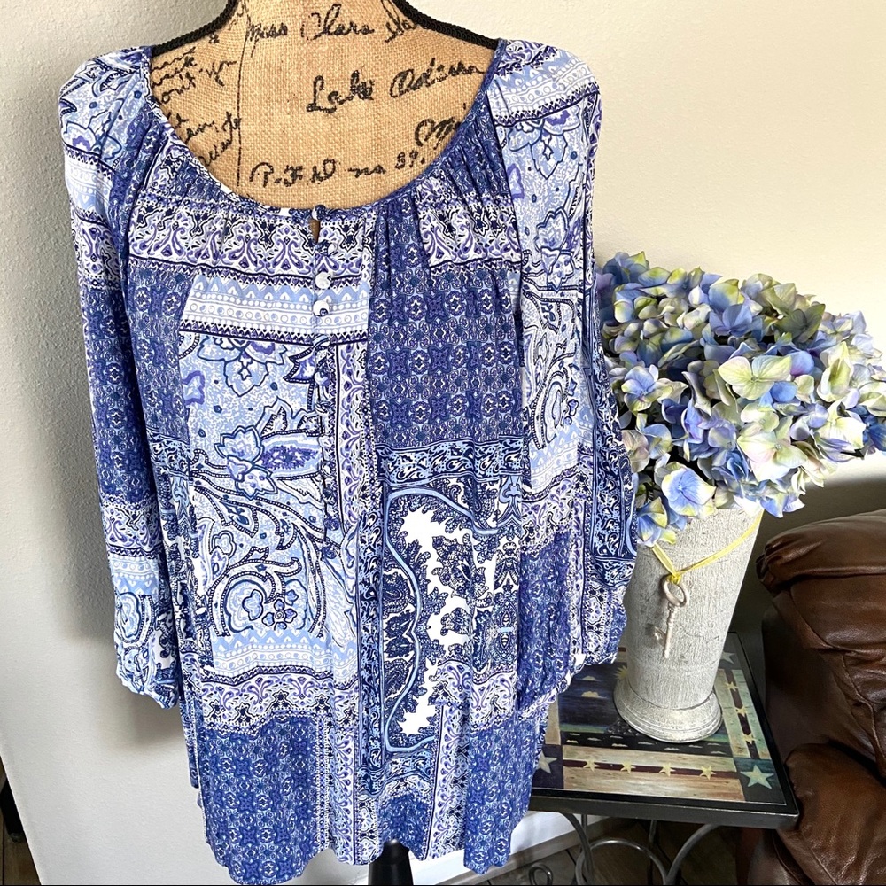 Adrienne Vittadini 3/4 button Sleeve Floral Top
